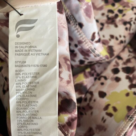 Fabletics Women’s NWT Oasis Twist Sports Bra Athleisure Size 2X - Picture 4 of 5